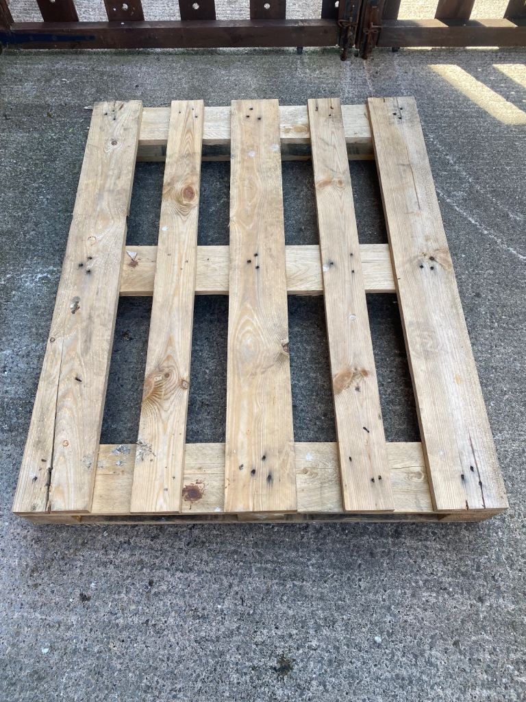 Standard Uk size pallet (1200x960mm)
