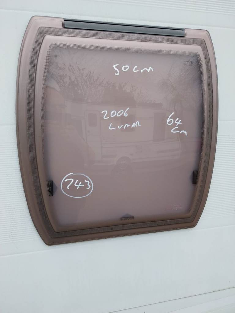 2006 lunar caravan bathroom window 
