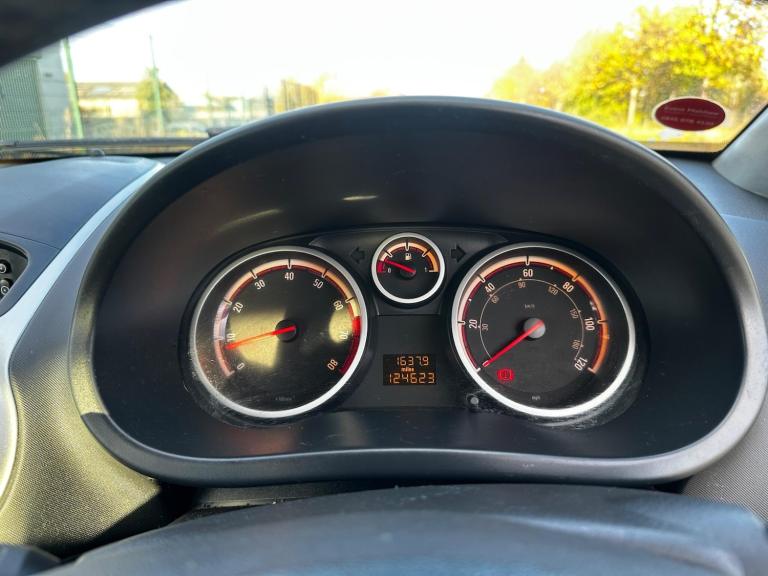 2009 Vauxhall Corsa 1.4i 16v SXi 5dr HATCHBACK Petrol Manual