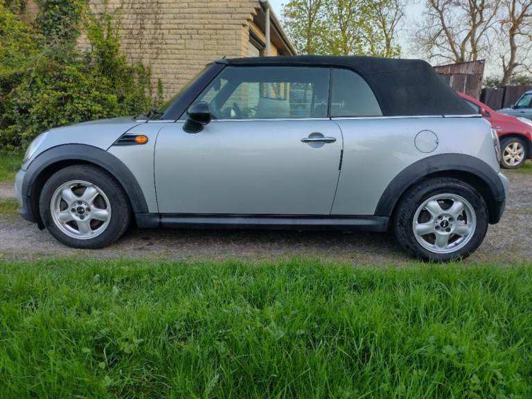 2011 MINI COOPER D 1.6 2-Door Diesel Convertible. NEW MOT. 2 KEYS. VGC.