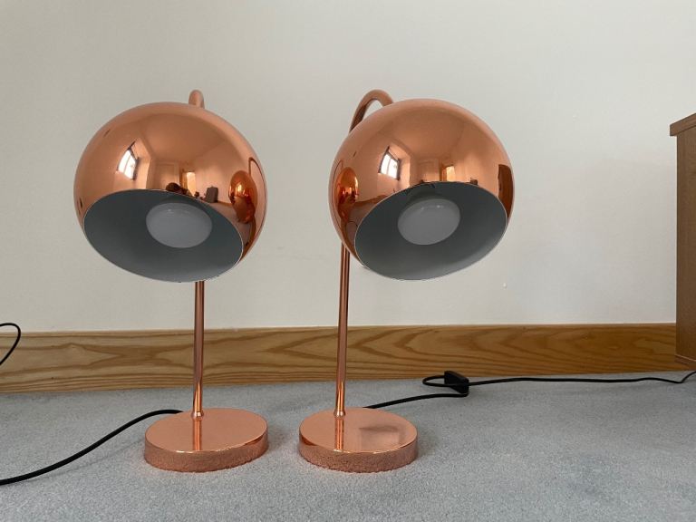 Pair of table lamps 