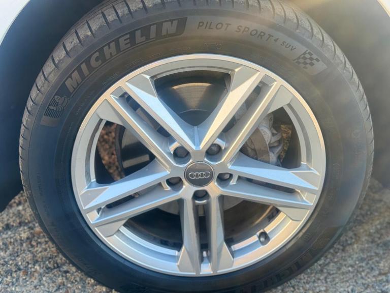 2019 Audi Q5 45 TFSI Quattro S Line 5dr S Tronic ESTATE PETROL Automatic