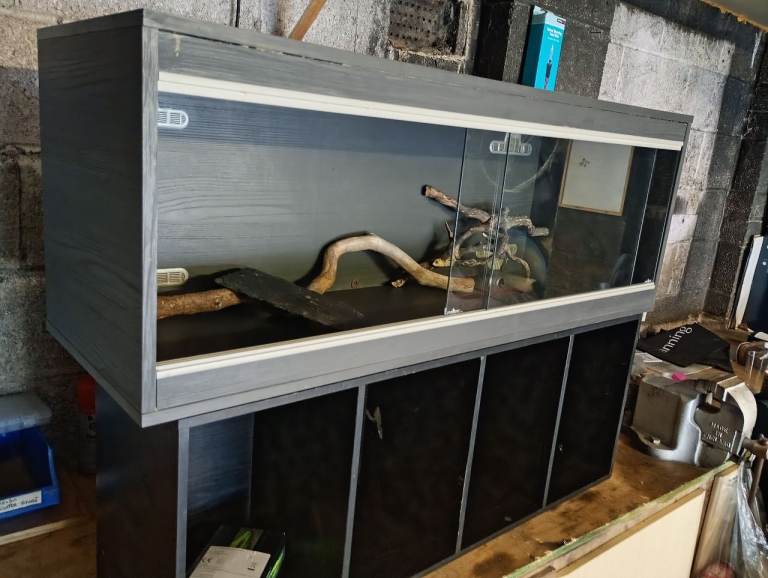 Reptile 4ft Vivarium Decor & Stand