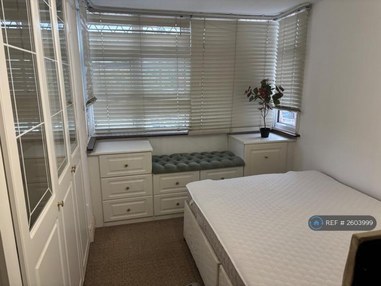 1 bedroom in Whitton Dene, Isleworth, TW7 (#2603999)