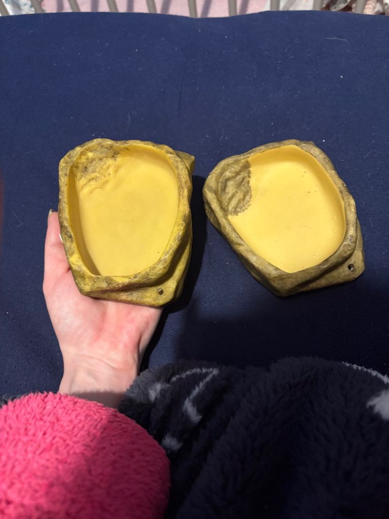 2 small reptile snake vivarium water food dishes 