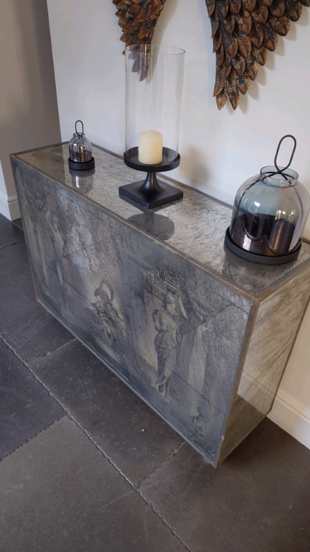 ROMAN PATTERNED GLASS MIRRORED CONSOLE