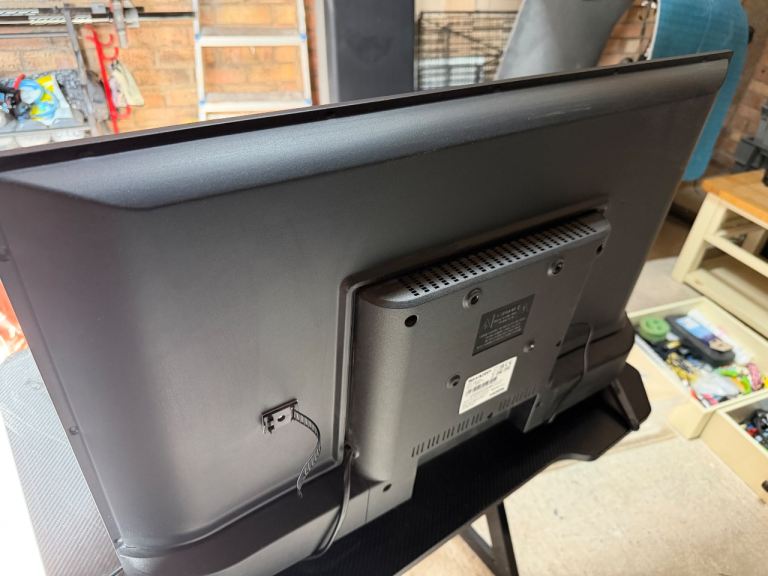 Black Flat Screen TV – Good Condition