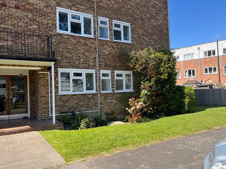 GU1 - 2 bedroom Ground Floor Flat to rent