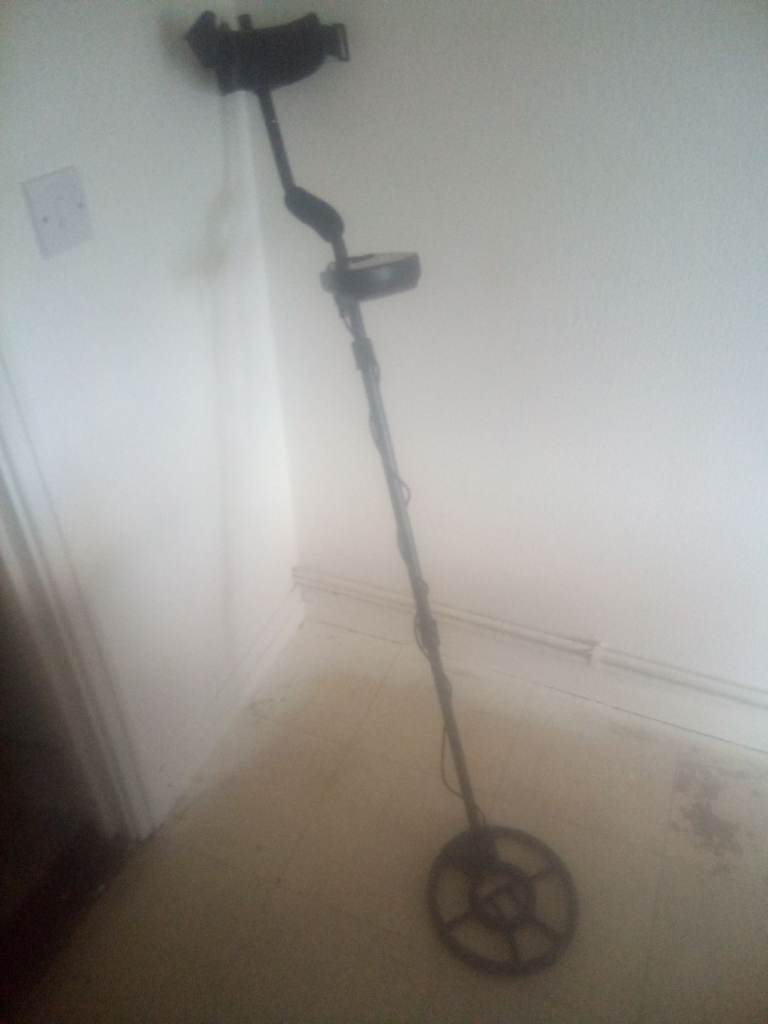 Metal detector 