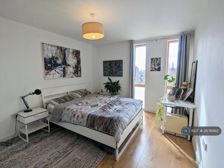 2 bedroom flat in Crampton Street, London, SE17 (2 bed) (#2678862)