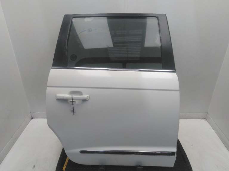 Ssangyong Rodius Right Rear Door O/S 2013-2018 White 5 Door Mpv