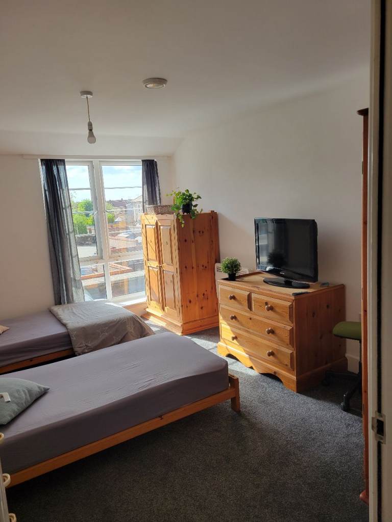 Room to let in shared house with one person