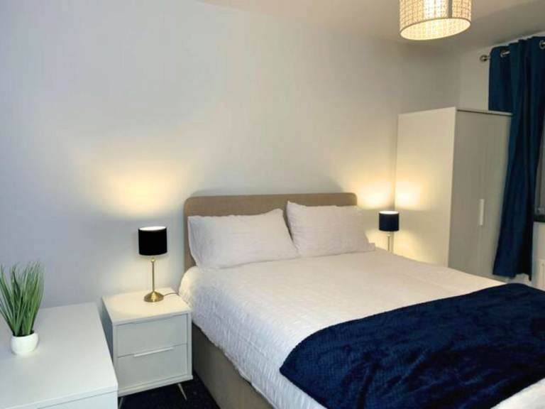 Double Room in Oldbury /Bills included