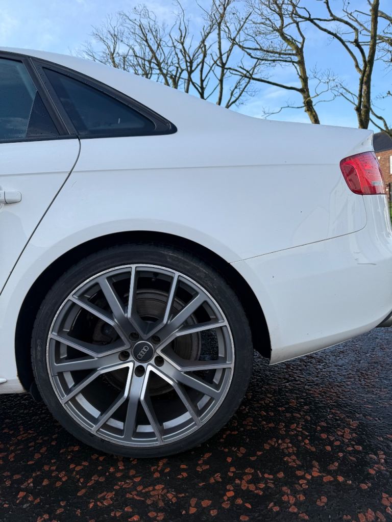 Audi, A4, Saloon, 2010, Manual, 1968 (cc), 4 doors