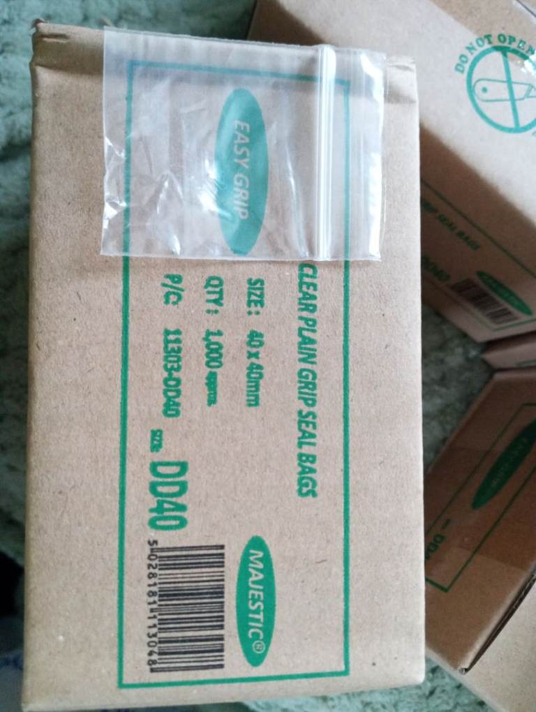MAJESTIC Clear Plain Grip Seal Bags 40x40mm – Box of 1000