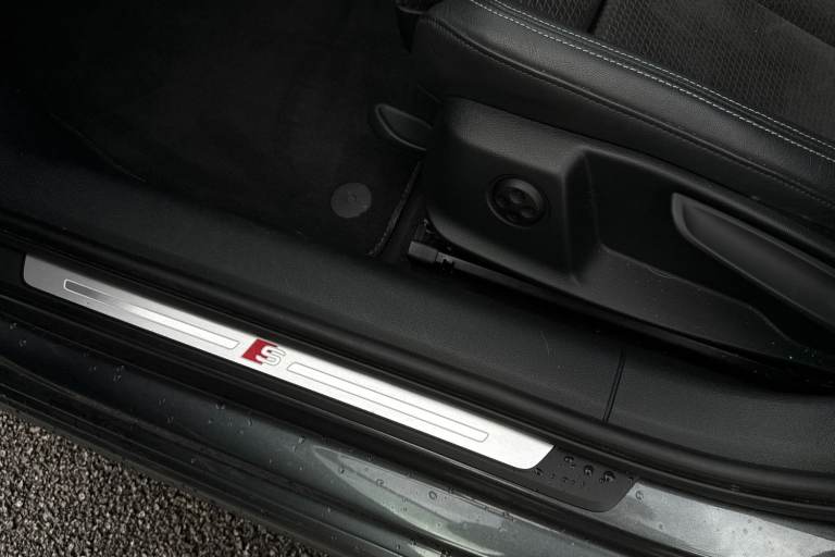 2020 Audi A4 2.0 TFSI 35 S line S Tronic Euro 6 (s/s) 4dr Saloon PETROL Automatic