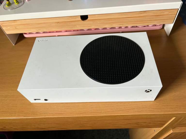 Xbox Series S 1TB Console – White, Excellent Condition