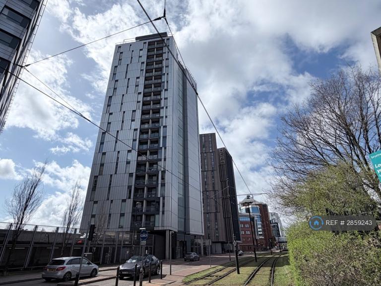 2 bedroom flat in The Quays, Salford, M50 (2 bed) (#2859243)