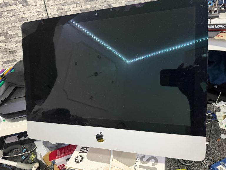 Apple iMac 21.5” Retina 4K (2017) | Intel i5 | 8GB RAM | 1TB | Excellent Condition