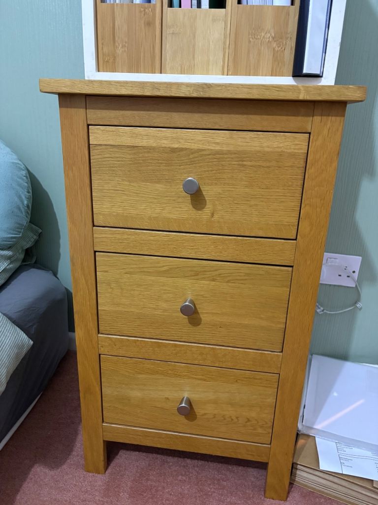 Oak bedside tables (set of 2)