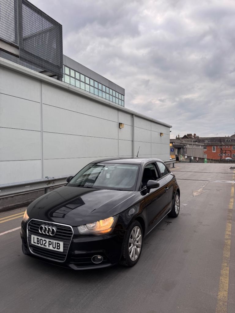 AUDI A1 1.6TDI HEATED SEATS