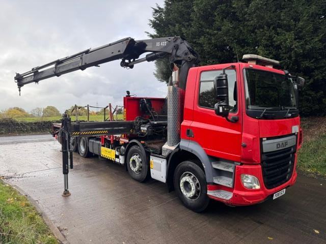 2018 DAF CF 460 E6 8x2 26ft cheese wedge beavertail Hiab XS 422 remote crane