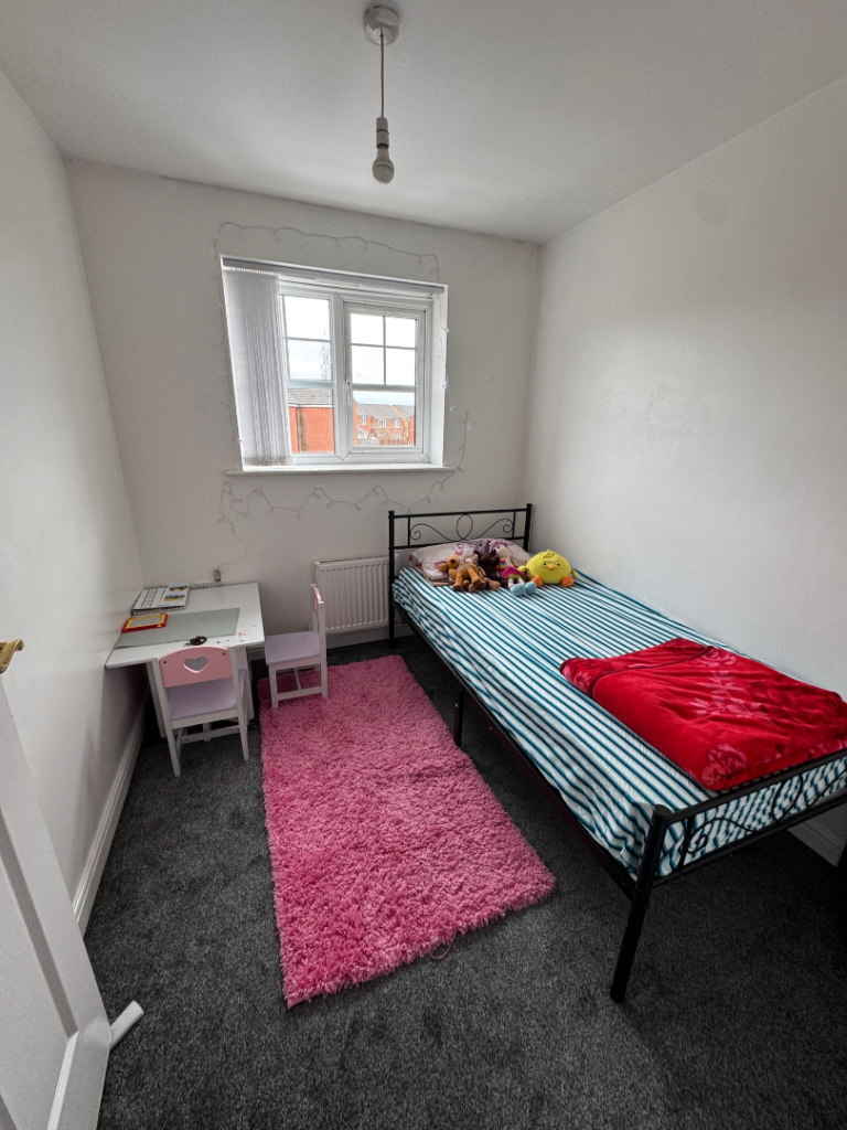 Spacious & Cosy Single Room M8 0AU
