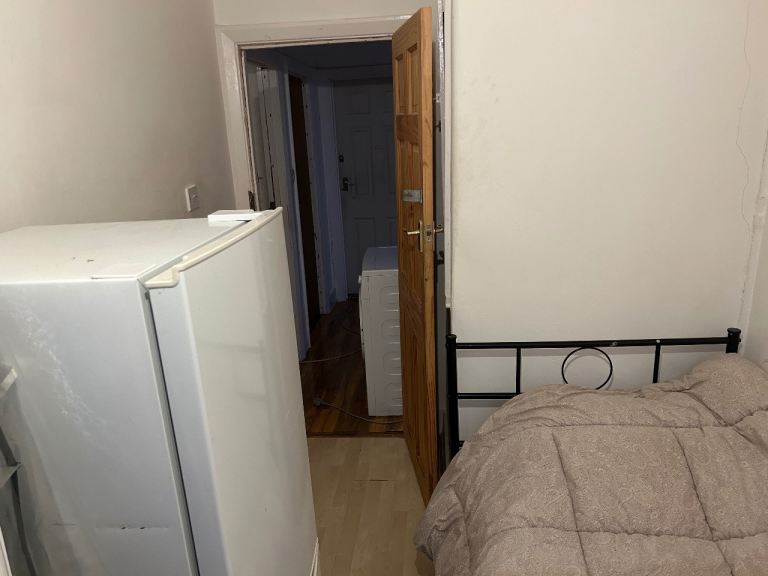Small room to rent, 6month contract, £650pm