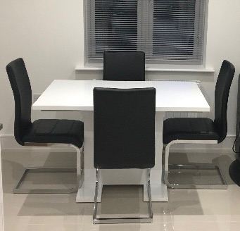 image for Extendable dining table with 6 chairs 