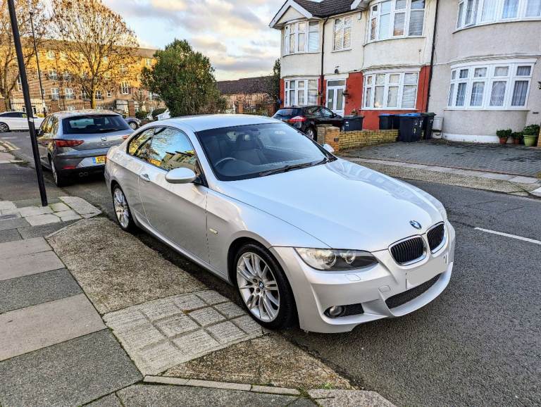 BMW 3 SERIES COUPE M SPORT (E92), 320i - HPI CLEAR / ULEZ / PETROL