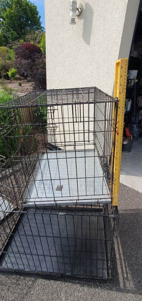 Xl dog crate and med dog crate