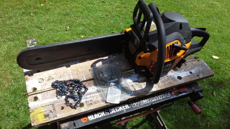 McCulloch 7-38 petrol chainsaw