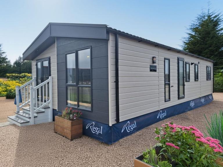 Regal Harlington in Cheriton Bishop  - Lodge / Caravan 