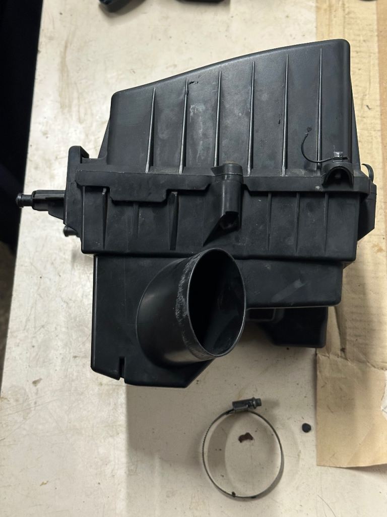 10-14 VAUXHALL CORSA D GENUINE 1.2 1.4 PETROL AIR FILTER BOX HOUSING 13248906