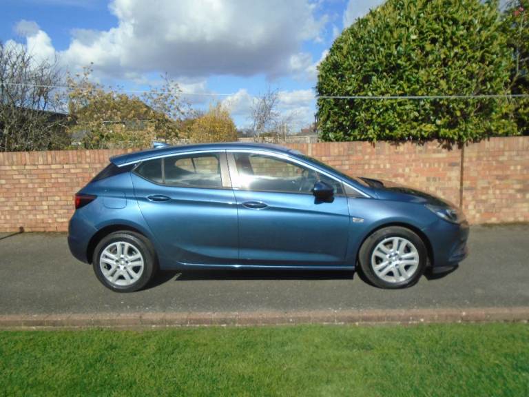 VAUXHALL ASTRA TECH-LINE CDTI. ULEZ COMPLIANT