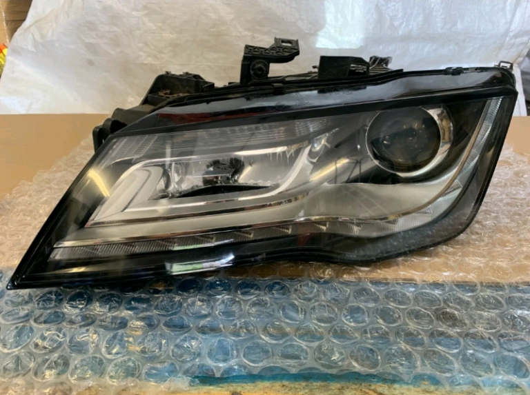 image for AUDI A7 - 4G8 - XENON HEADLIGHT - PASSENGERSIDE - COMPLETE