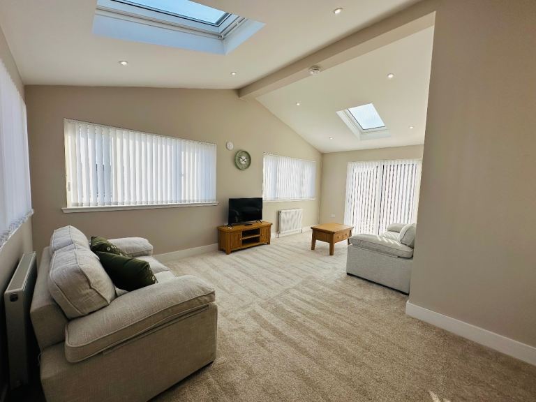 LODGE STUNNING RENTAL 