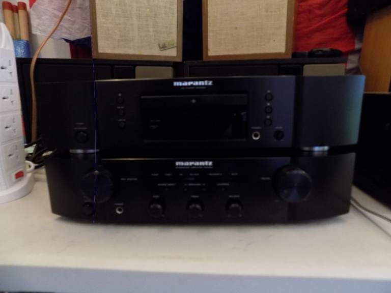 Marantz PM5004 Integrated Stereo Amplifier & Marantz CD5004 CD Player