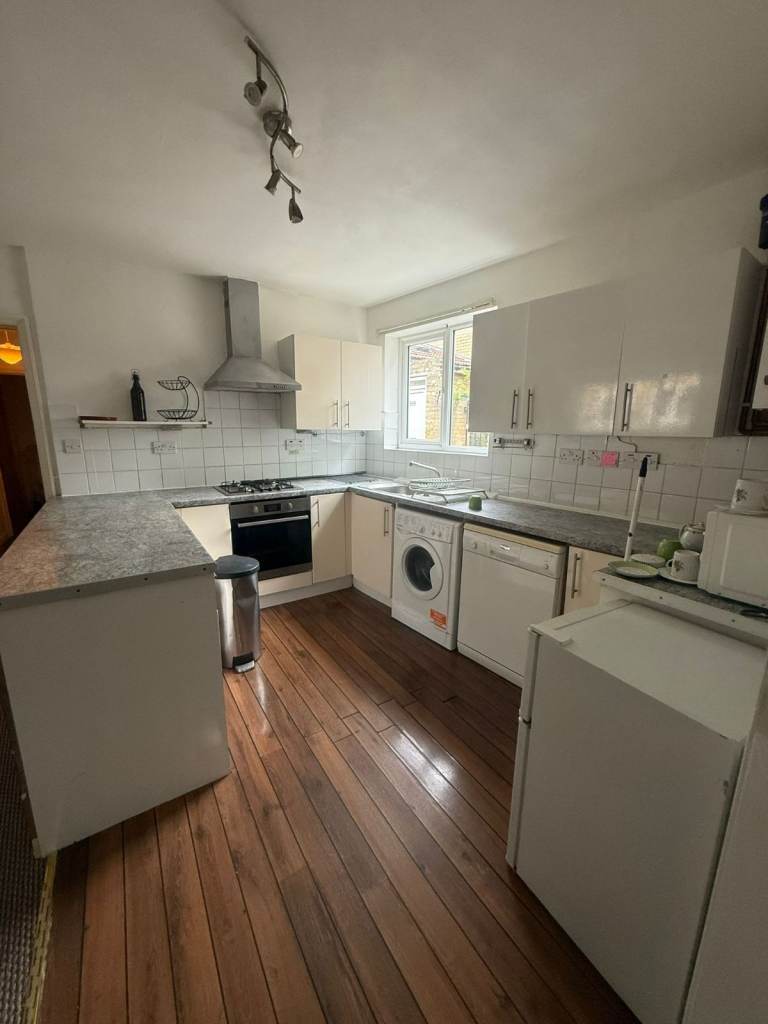 BEAUTIFUL 3 BEDROOM HOUSE TO RENT IN ISLEWORTH