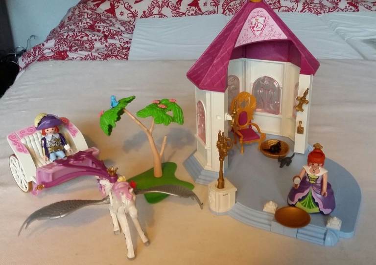 Playmobil fairytale Pegasus and summerhouse