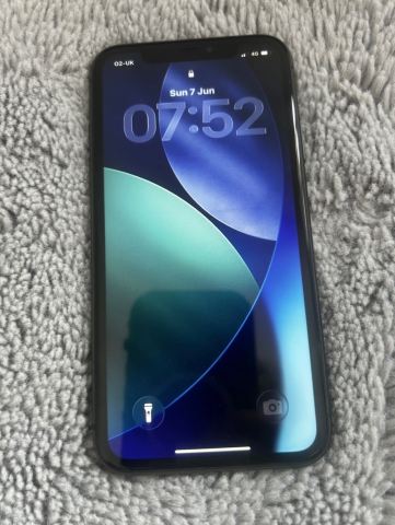 Apple iPhone 11 256GB Black, £175.00 for Sale in Croydon, London