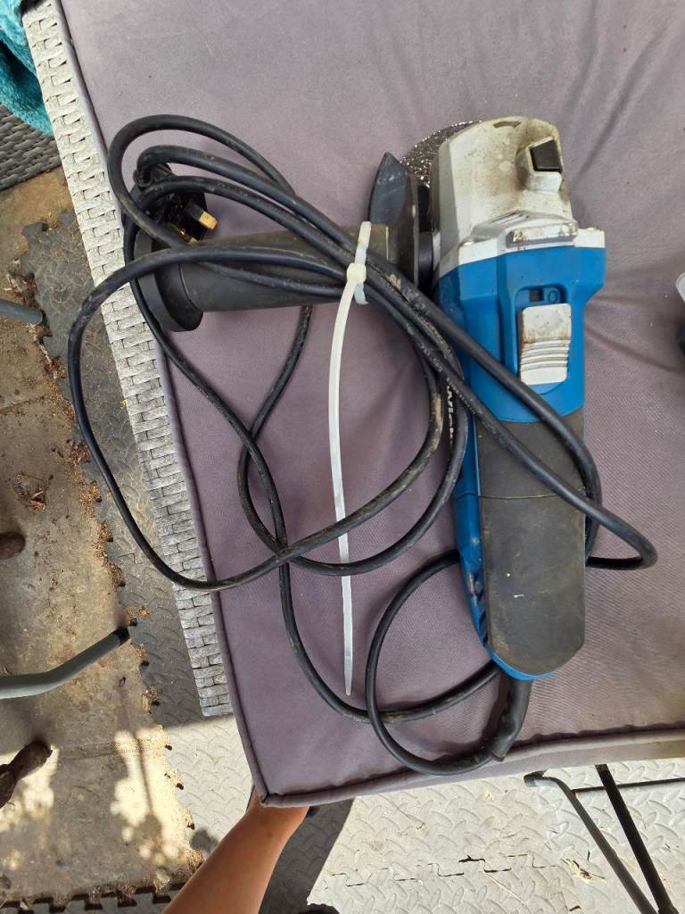 Angle Grinder with Disc – Used Condition