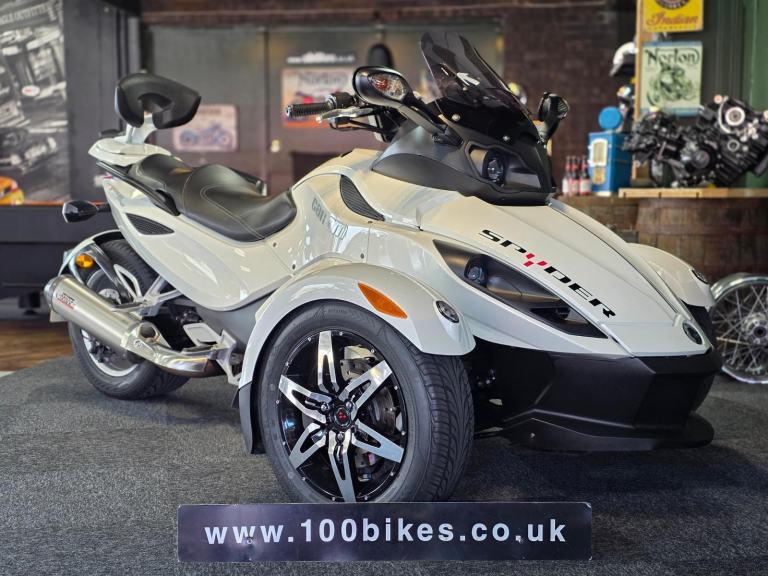 2010 CAN-AM SPYDER RSS ROADSTER SE5 SEMI AUTO TRIKE EXTRA'S 12,000 MILE'S 