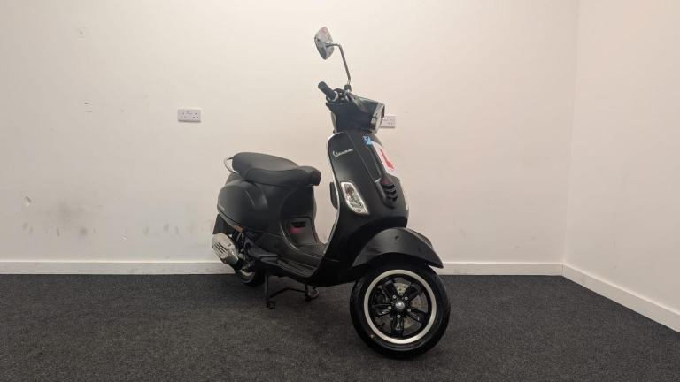 VESPA SPRINT 125 S ** LONG MOT - CENTRE STAND - LEARNER LEGAL**