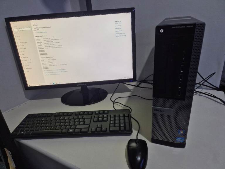 Dell Desktop OPTIPLEX 7010 with Monitor 