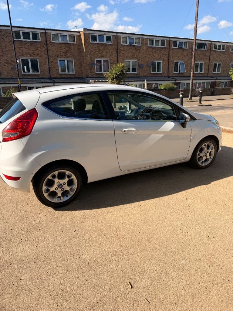 Ford, FIESTA, Hatchback, 2012, Manual, 1388 (cc), 3 doors