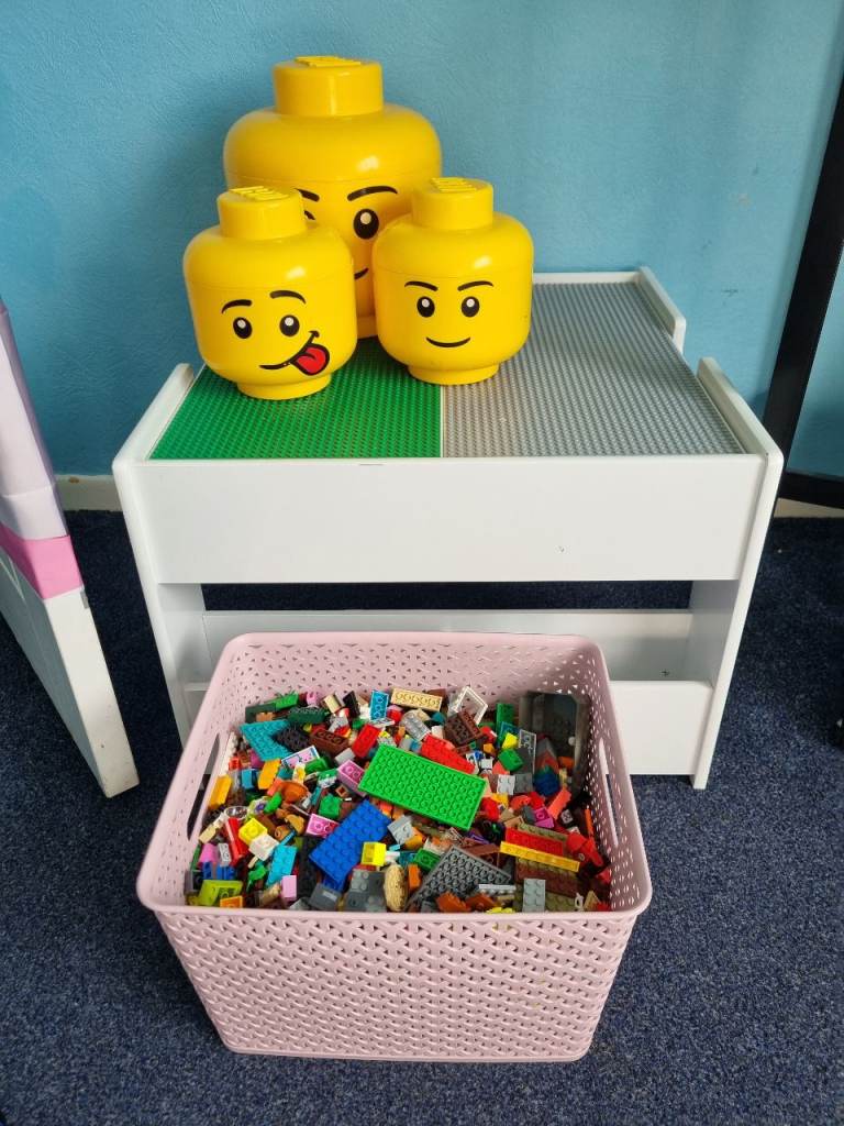 HUGE LEGO BUNDLE WITH TABLE AND STORAGE HEADS