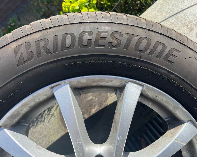 Bridgestone Blizzak LM005 Tyres on alloy rims. 4-off.