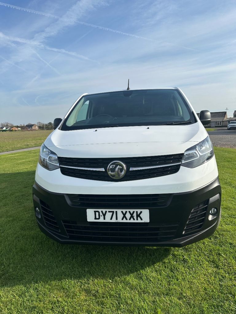 Vauxhall Vivaro LWB 