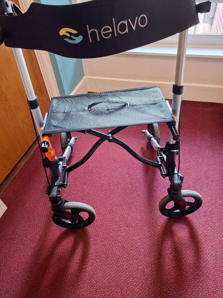 Helavo Rollator Walker with Seat